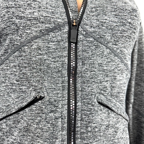 Brooks Women’s XS Activewear Utopia Thermal lII Zip Up Hoodie Heathered Grey EUC - Picture 4 of 15